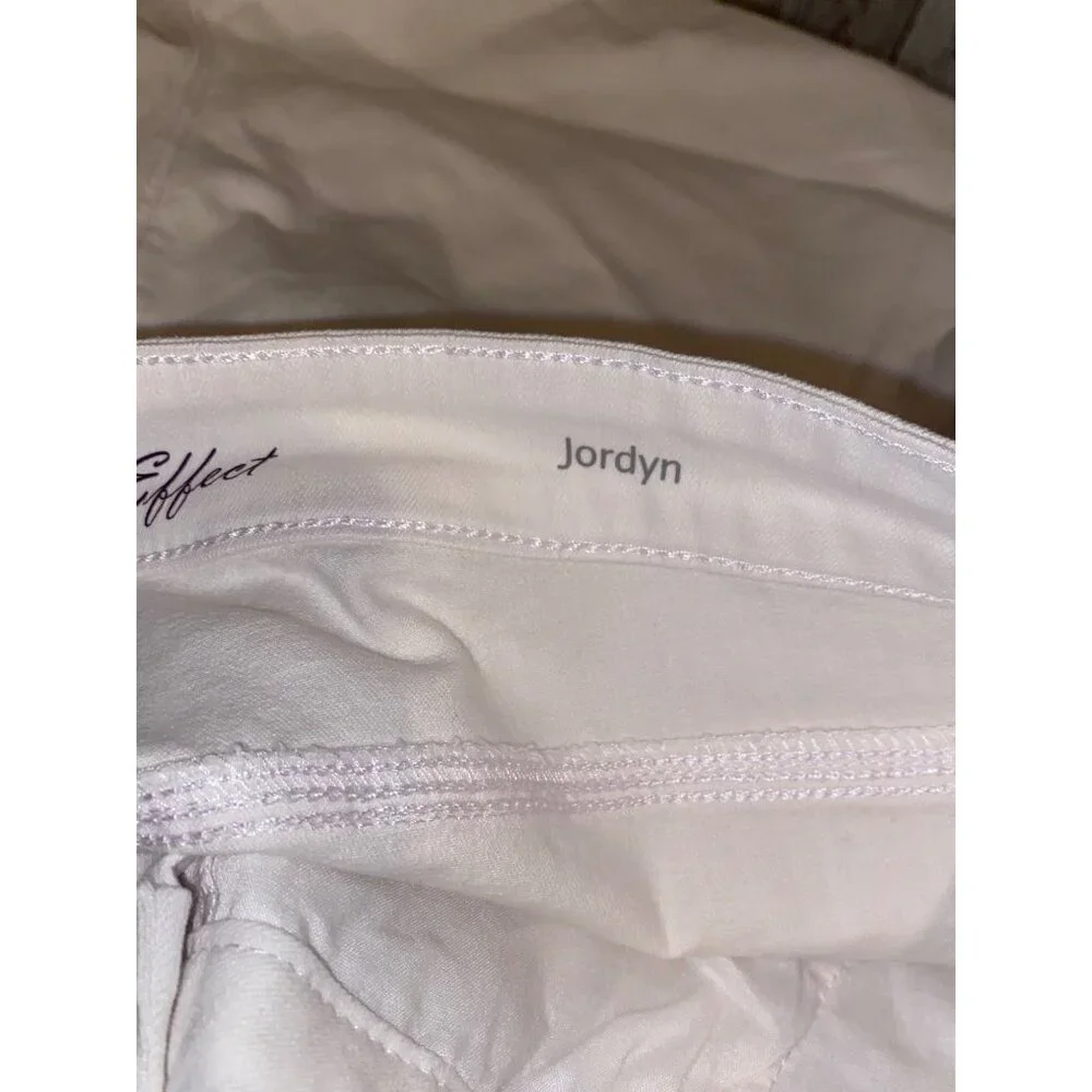 Women's Gloria Vanderbilt White Denim Cropped Capris Jeans 18W Slimming Effect - Picture 16 of 16